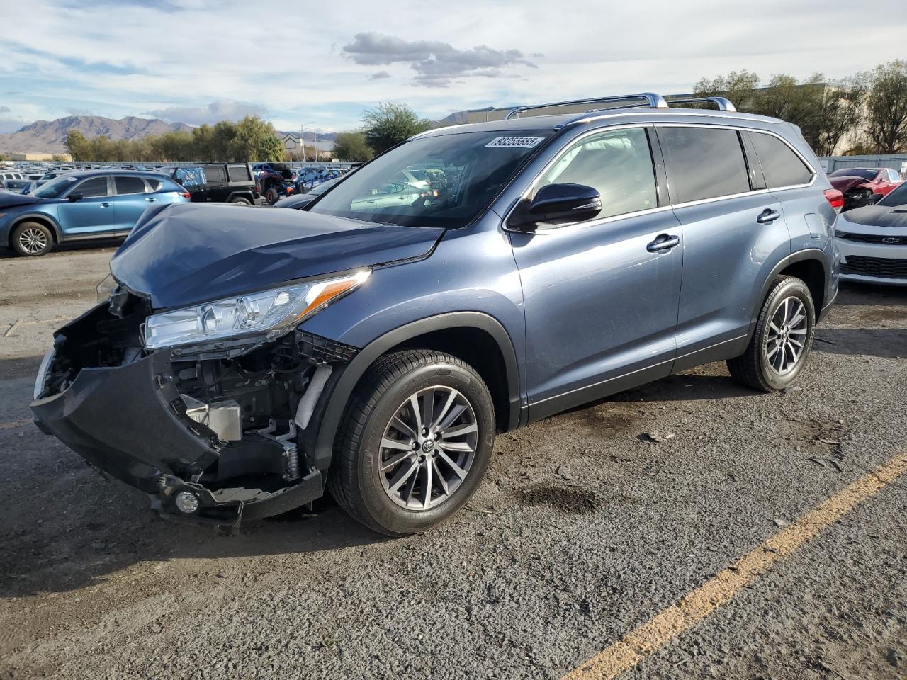 TOYOTA HIGHLANDER SE