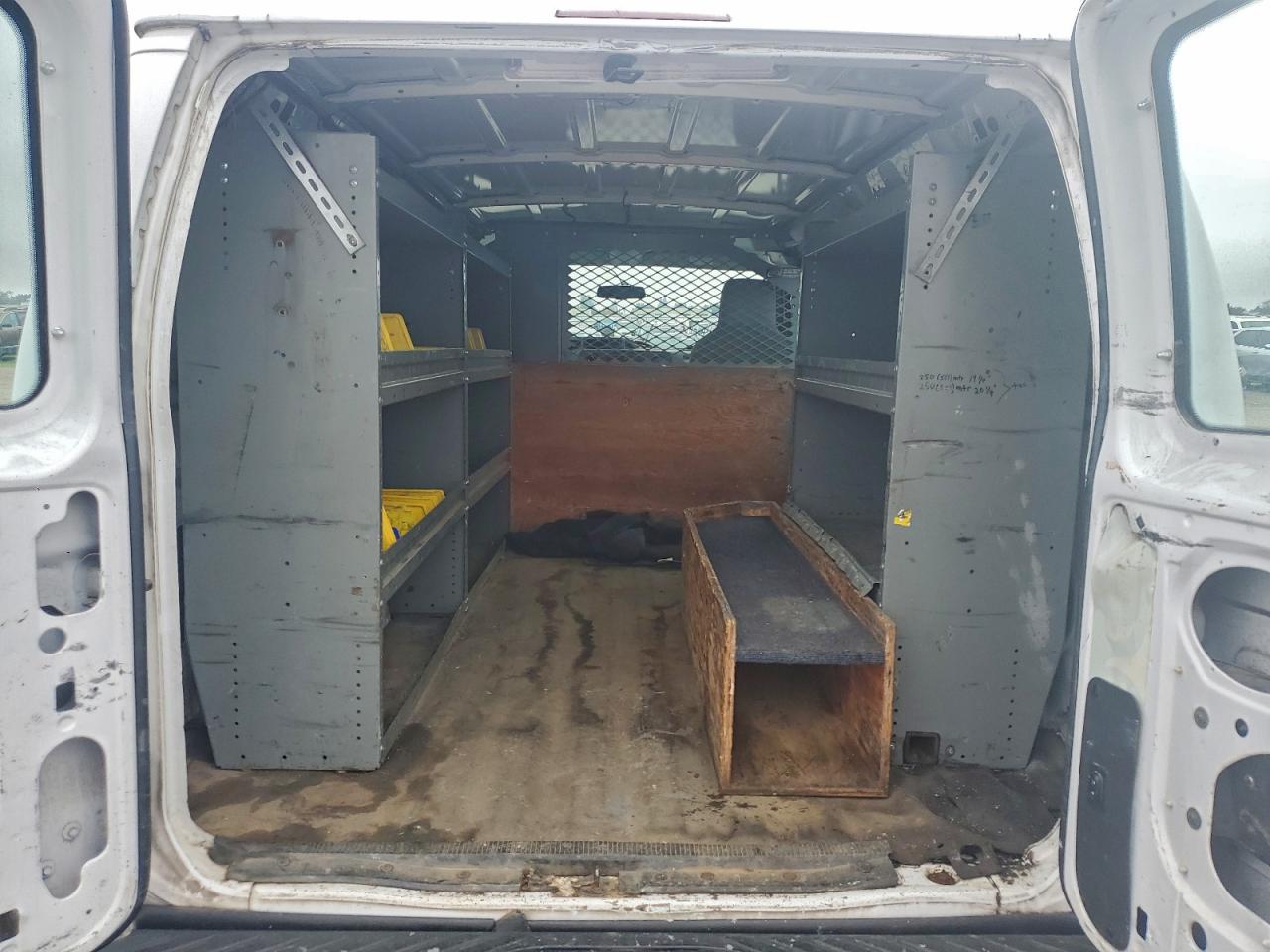 FORD ECONOLINE E250 VAN