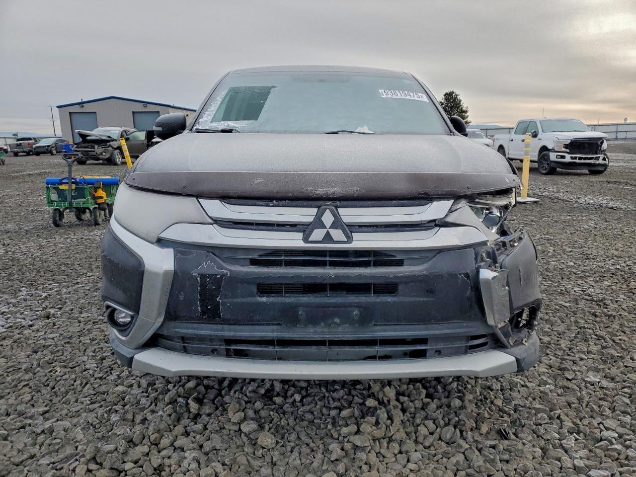 MITSUBISHI OUTLANDER SE