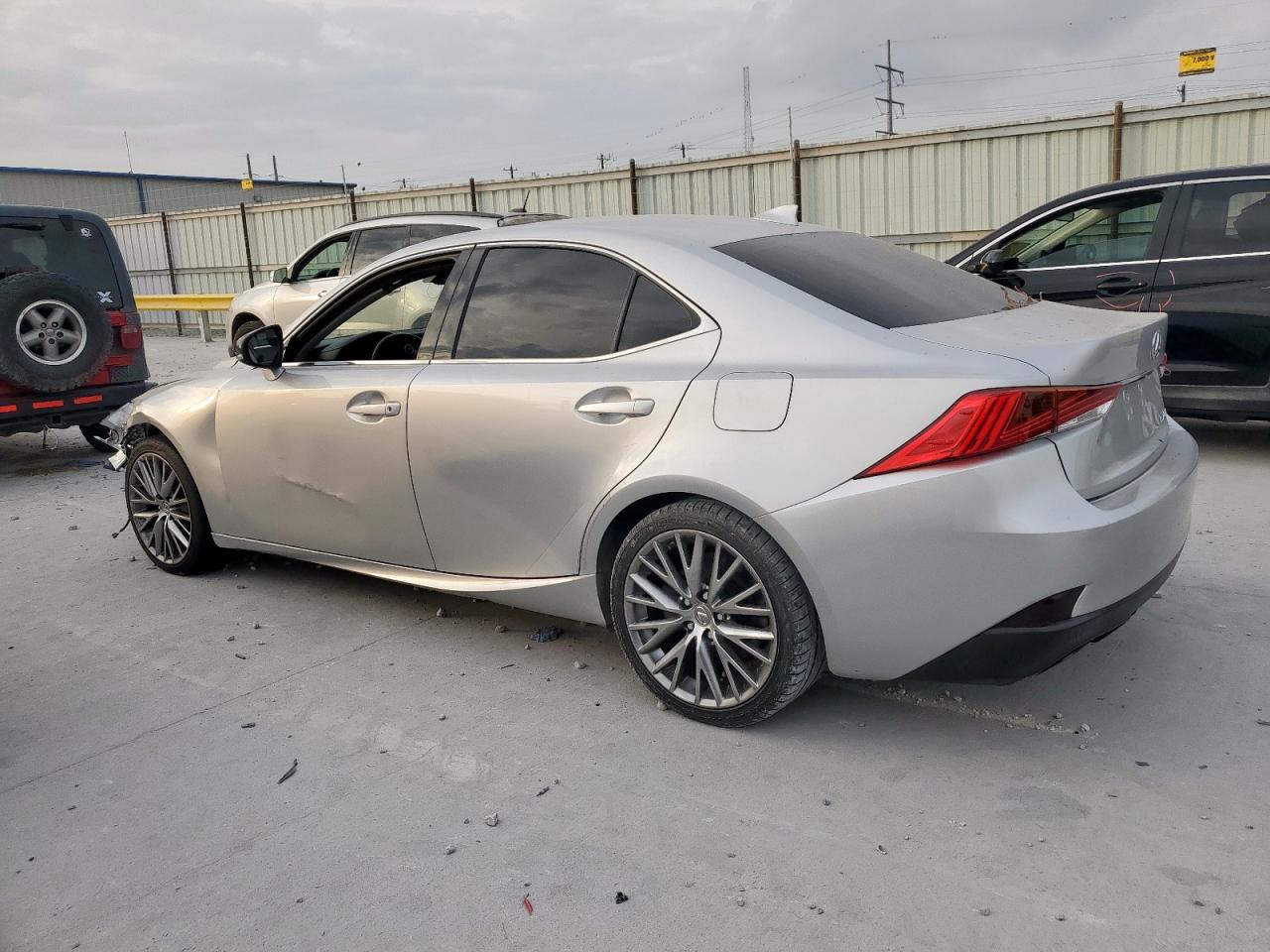LEXUS IS 200T