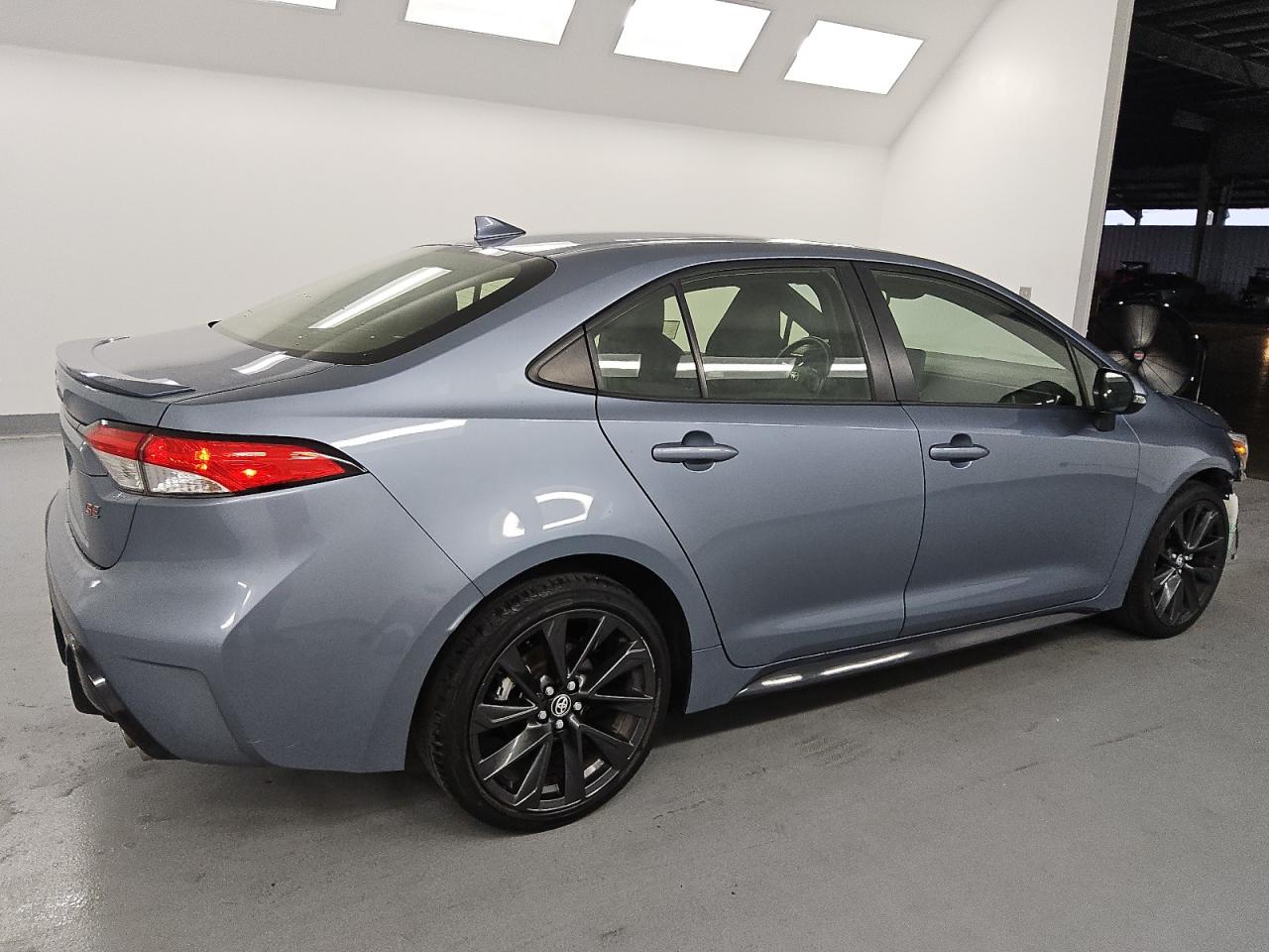 Lot #3310332992 2023 TOYOTA COROLLA SE