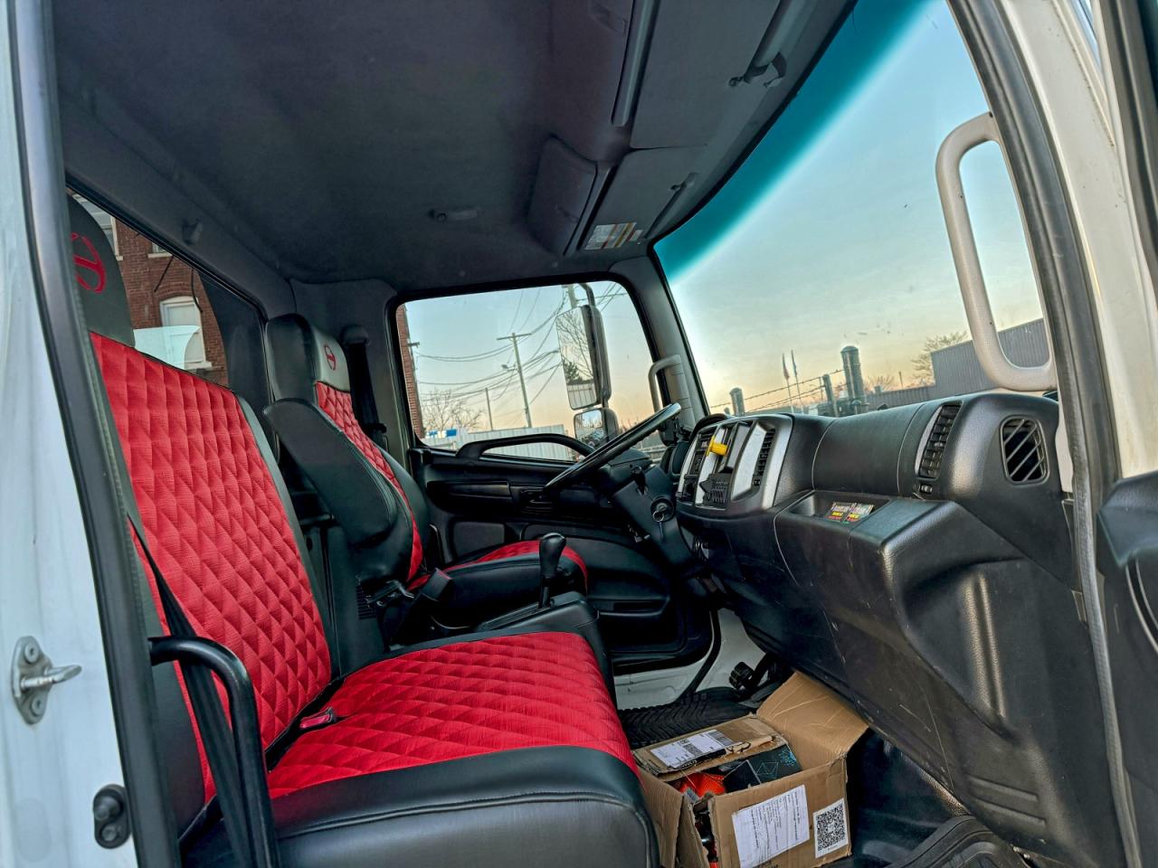 Lot #3297049494 2020 HINO 258/268