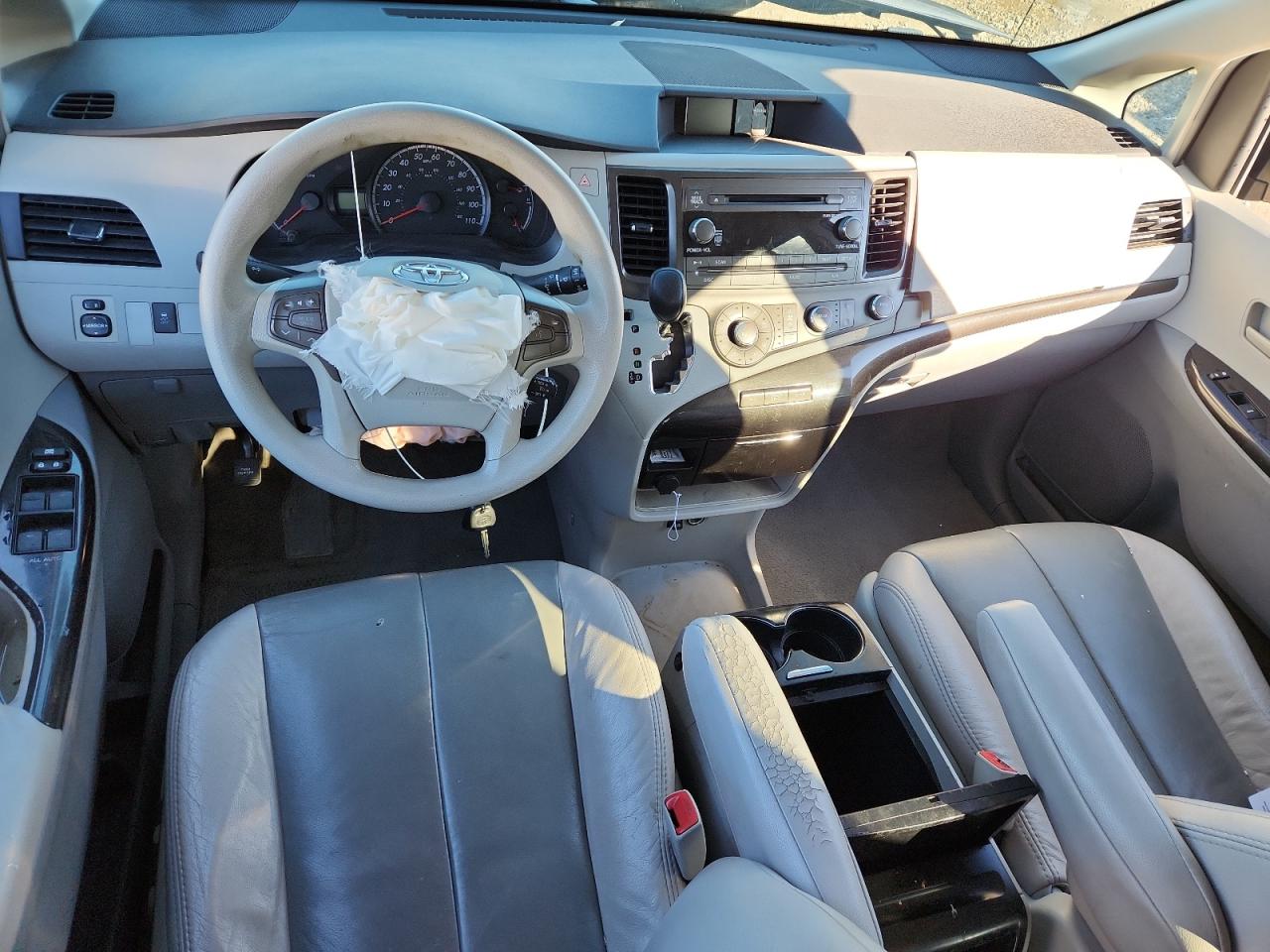 Lot #3312874211 2011 TOYOTA SIENNA LE