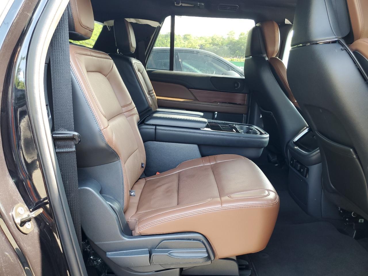 Lot #3291171046 2024 LINCOLN NAVIGATOR