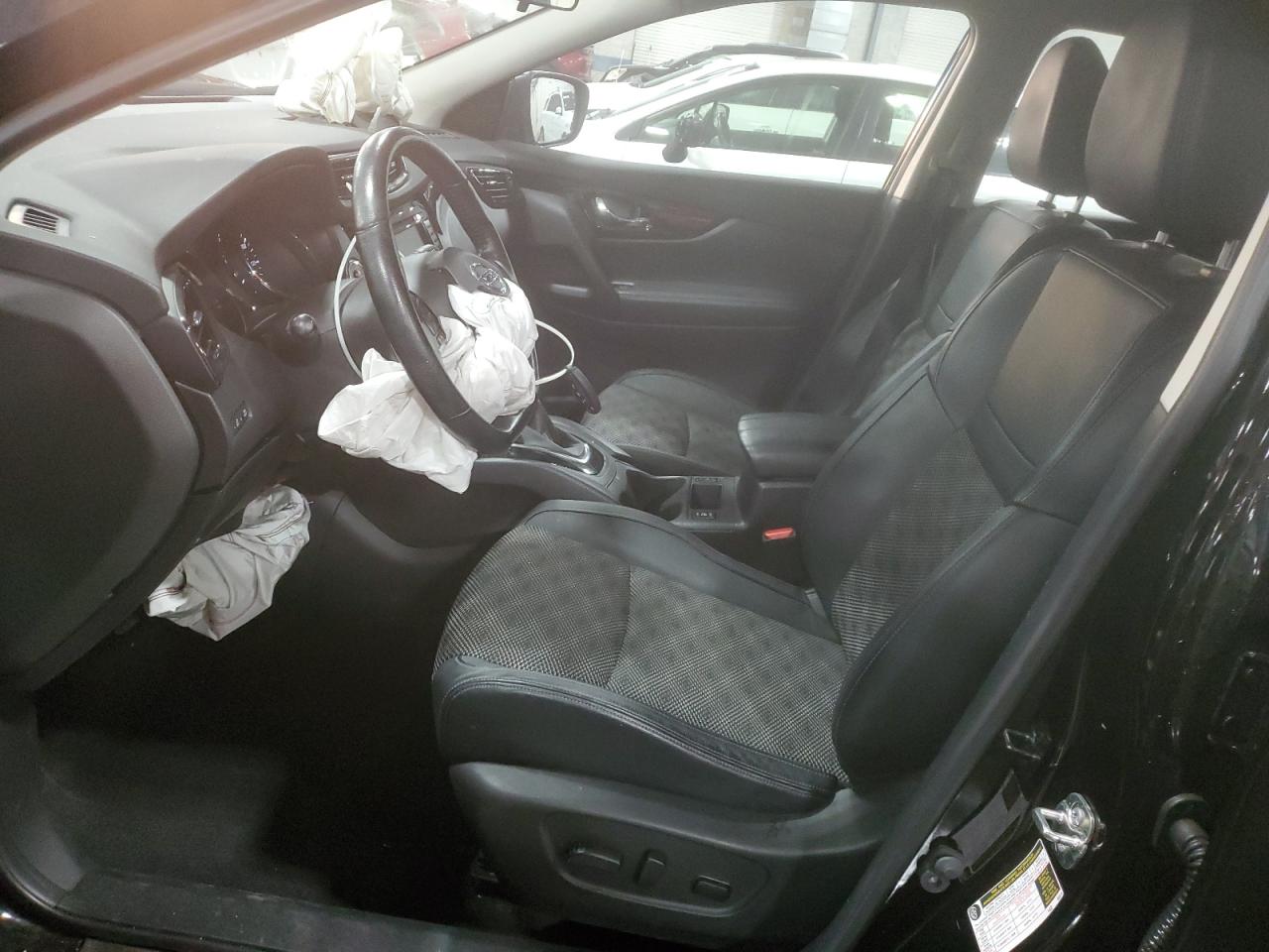 NISSAN ROGUE SPORT SV