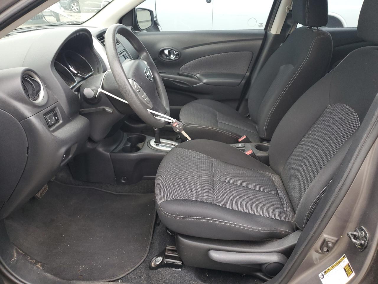 NISSAN VERSA S