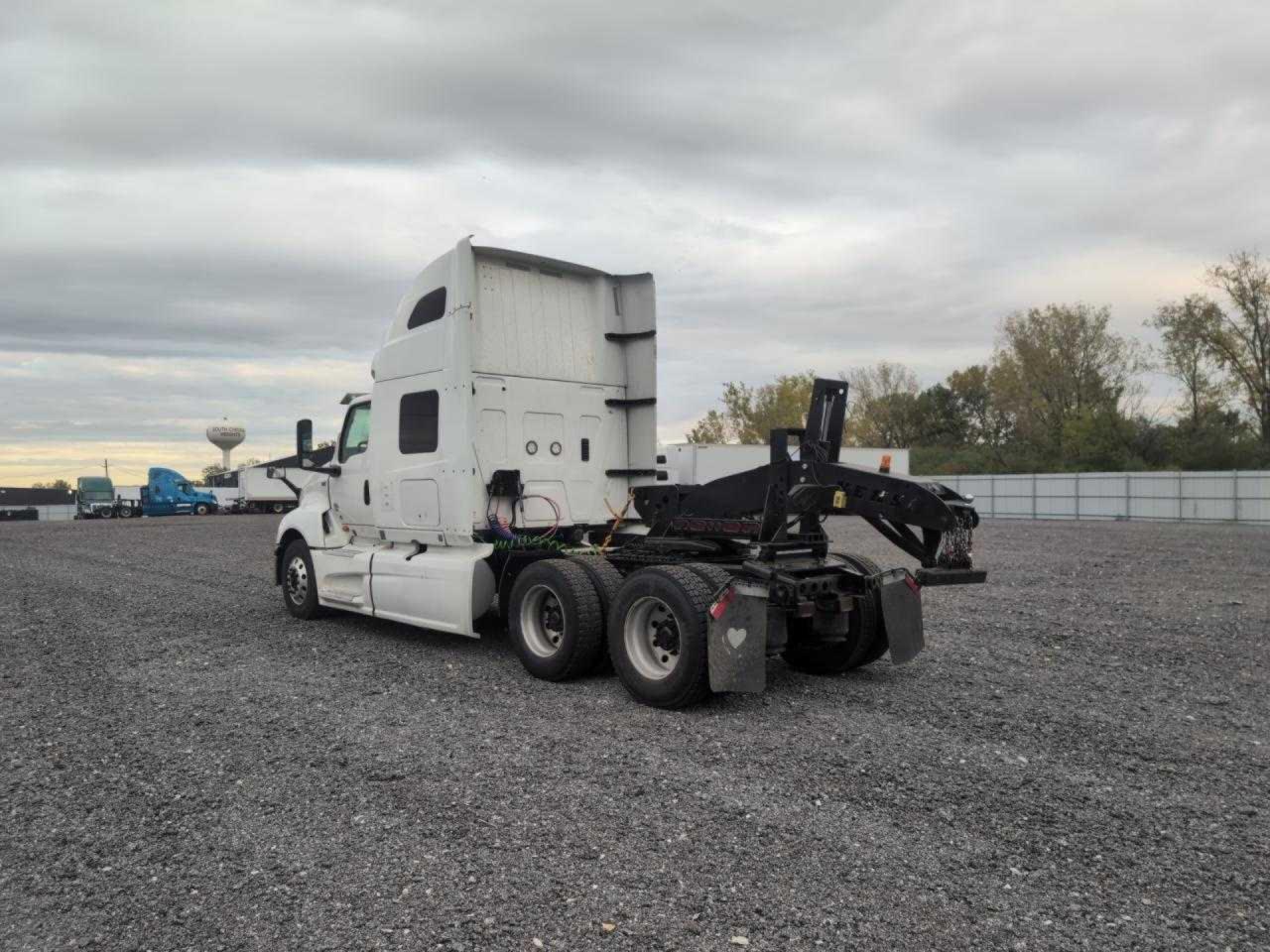 Lot #3291300454 2020 INTERNATIONAL LT625