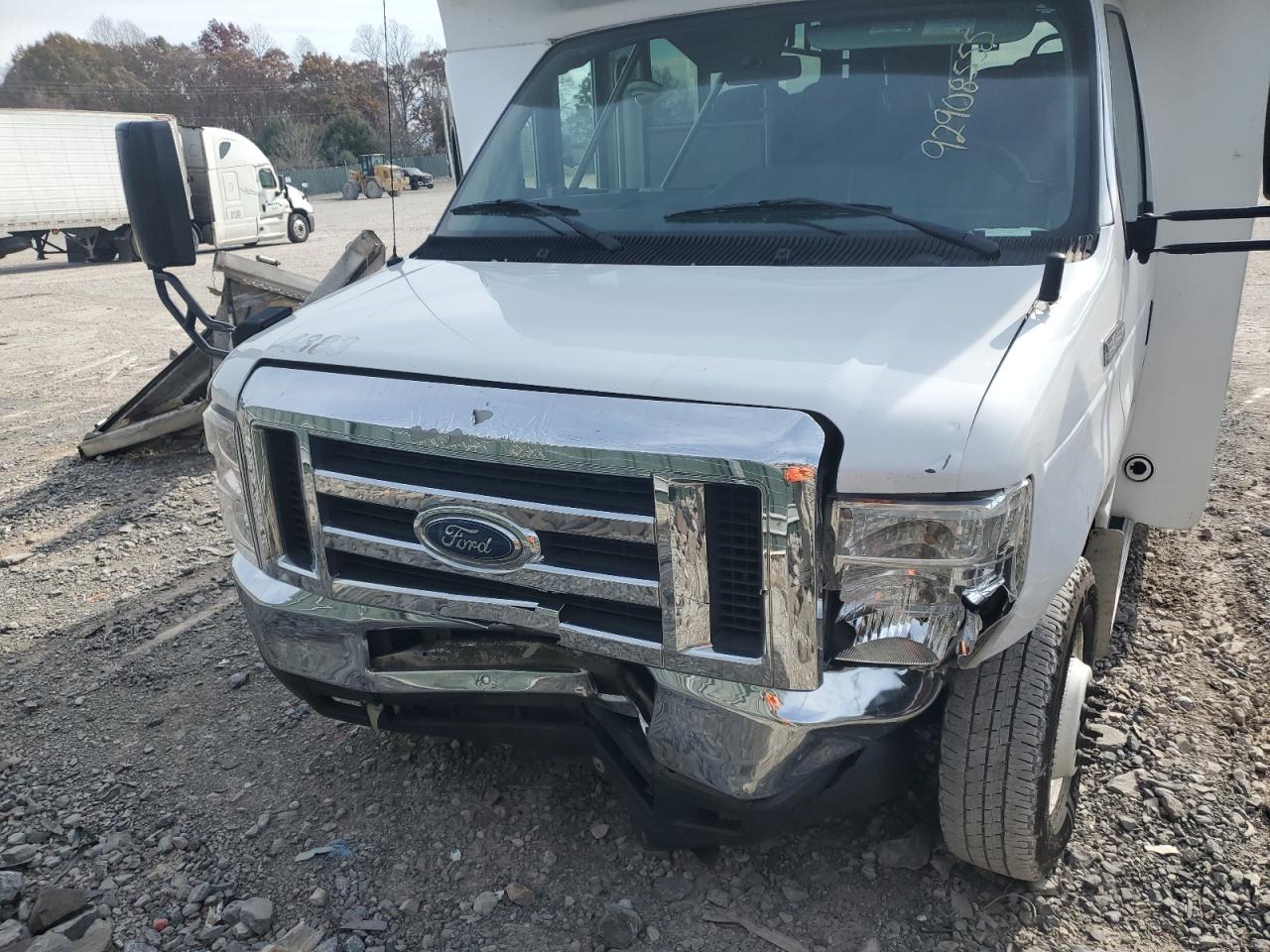Lot #3311690245 2019 FORD ECONOLINE