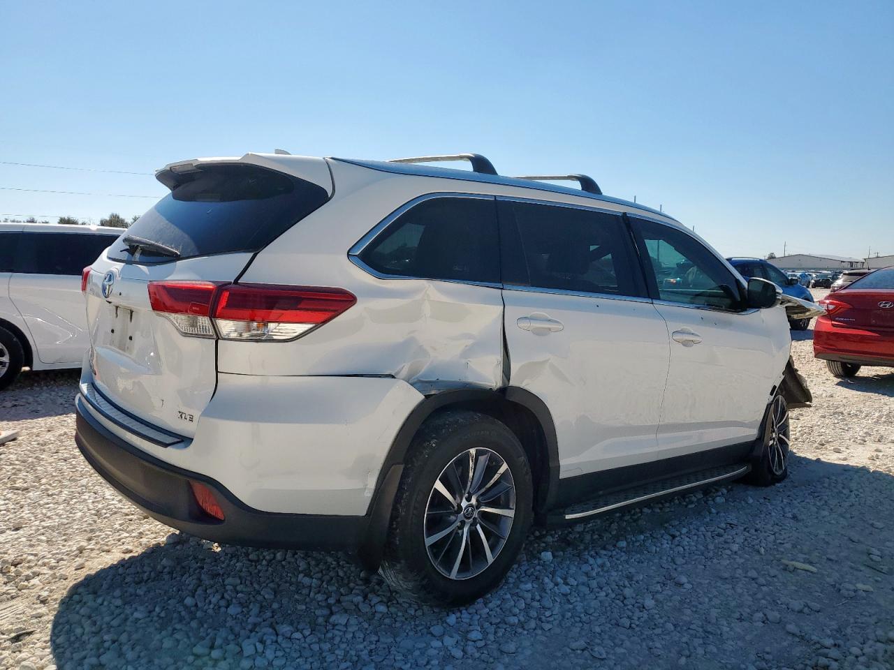 TOYOTA HIGHLANDER SE