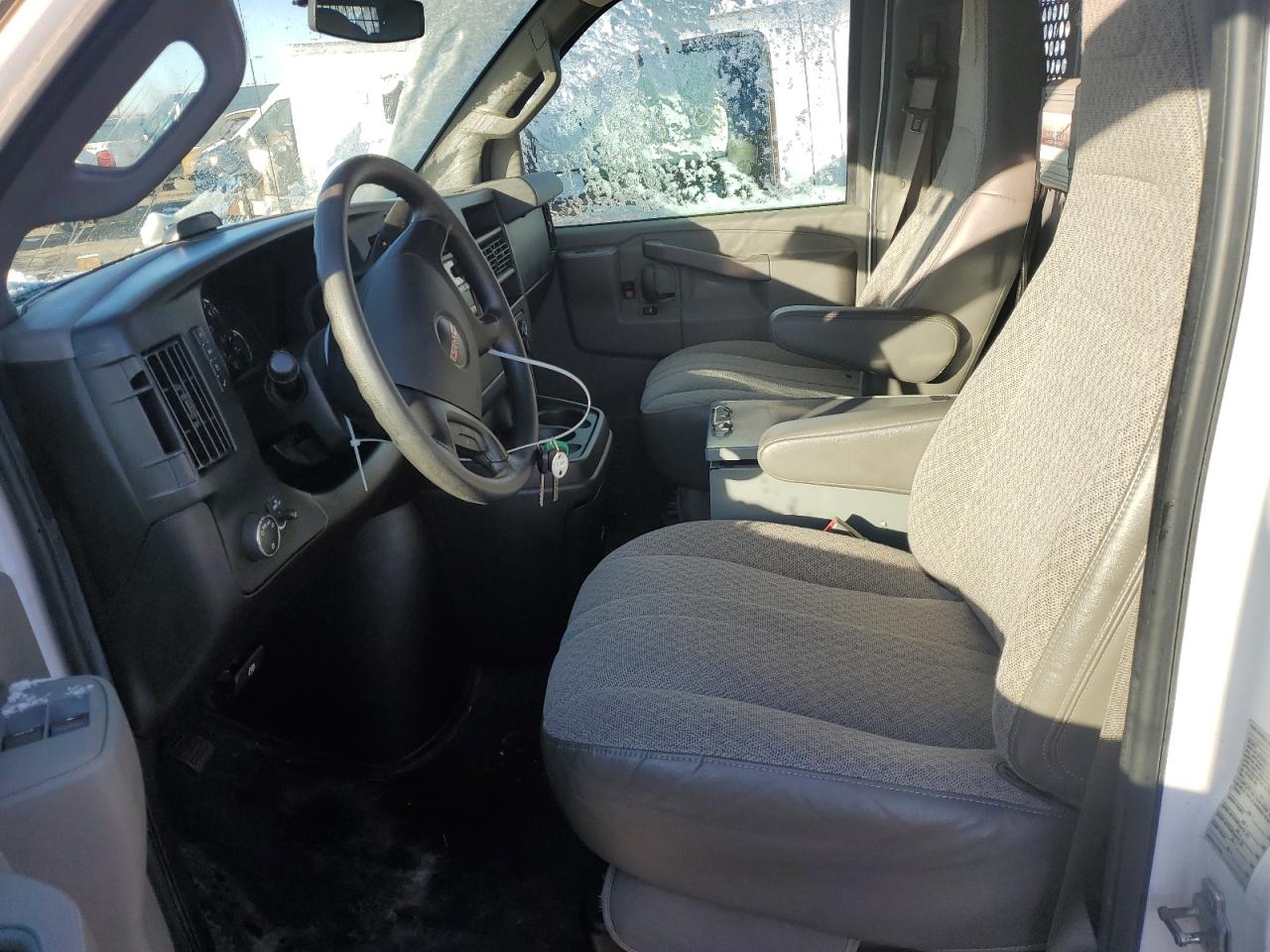 Lot #3293315460 2016 GMC SAVANA