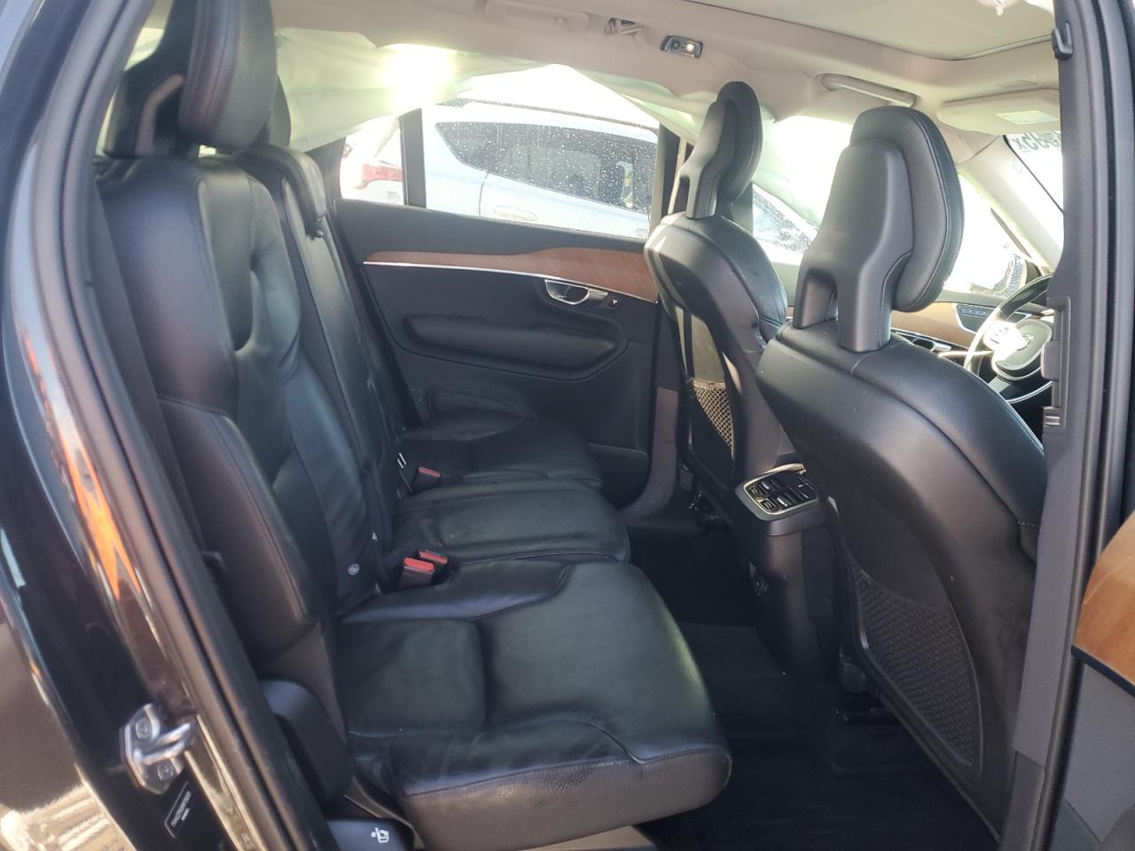 VOLVO XC90 T6 MOMENTUM