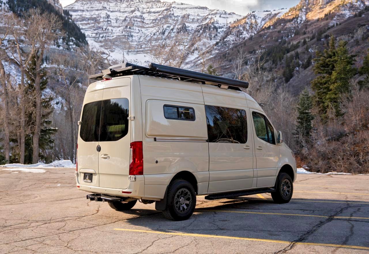 MERCEDES-BENZ SPRINTER 2500