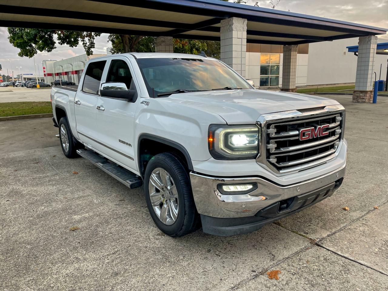GMC SIERRA K1500 SLT