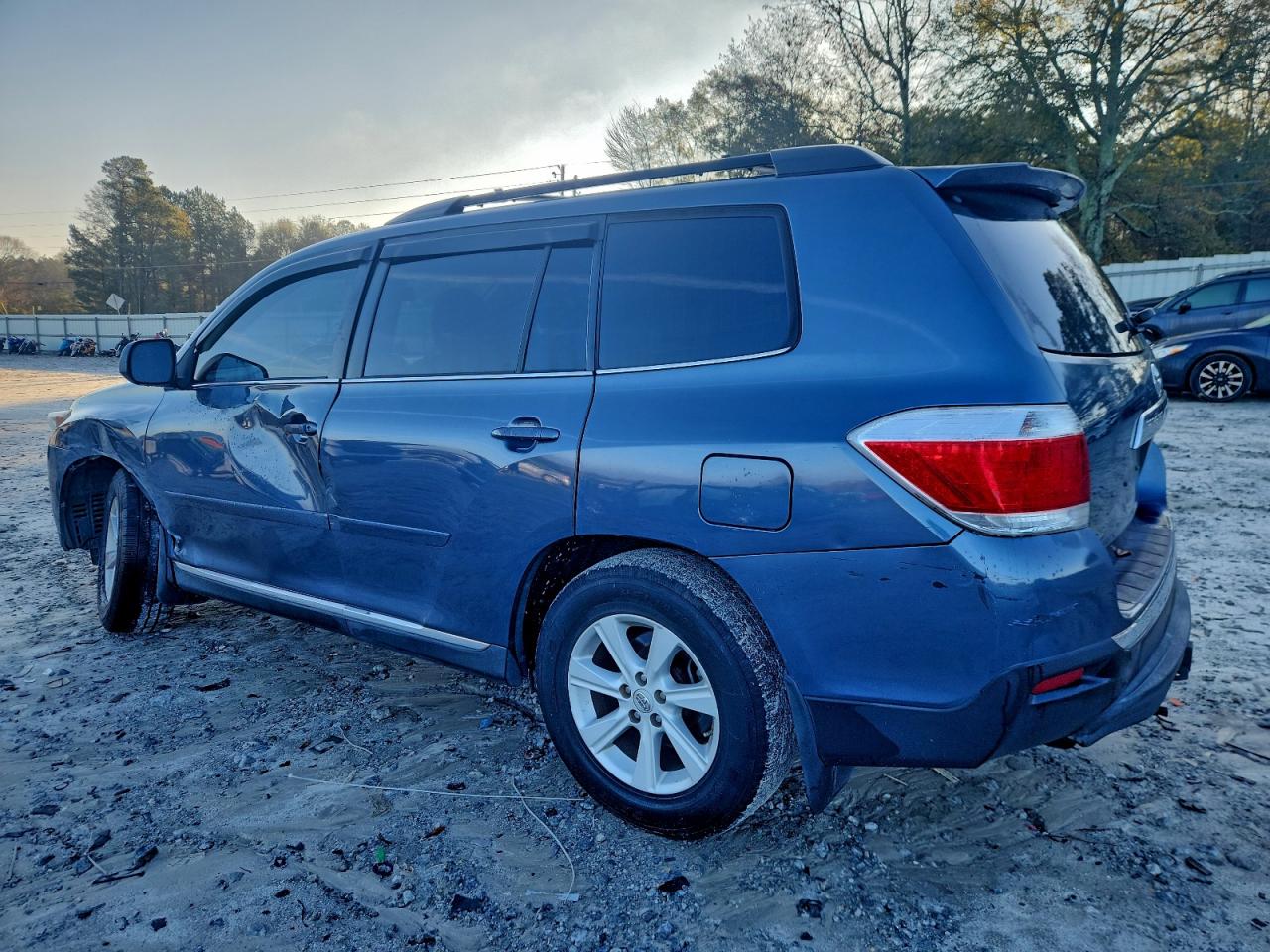 TOYOTA HIGHLANDER BASE