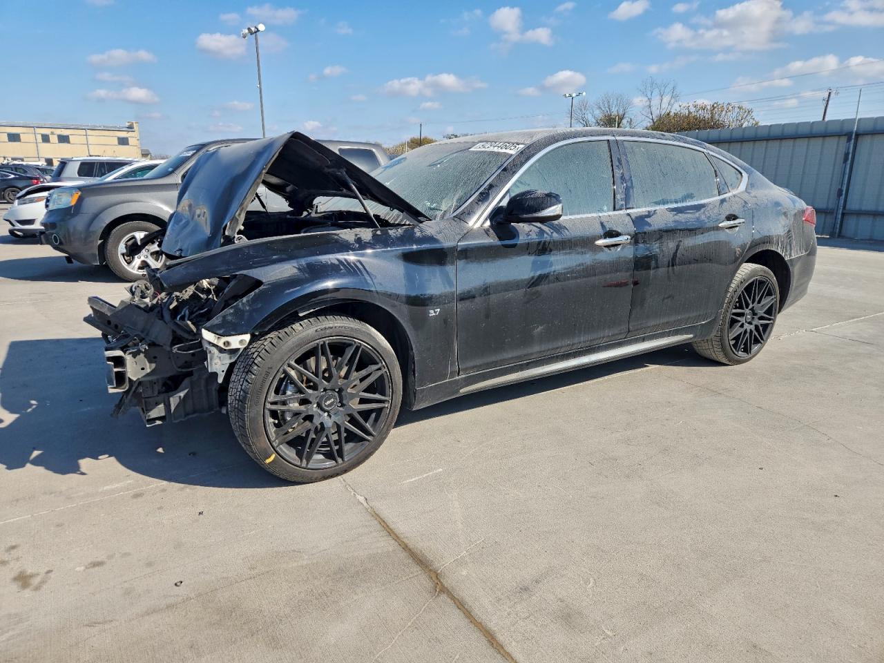 INFINITI Q70 3.7 LUXE