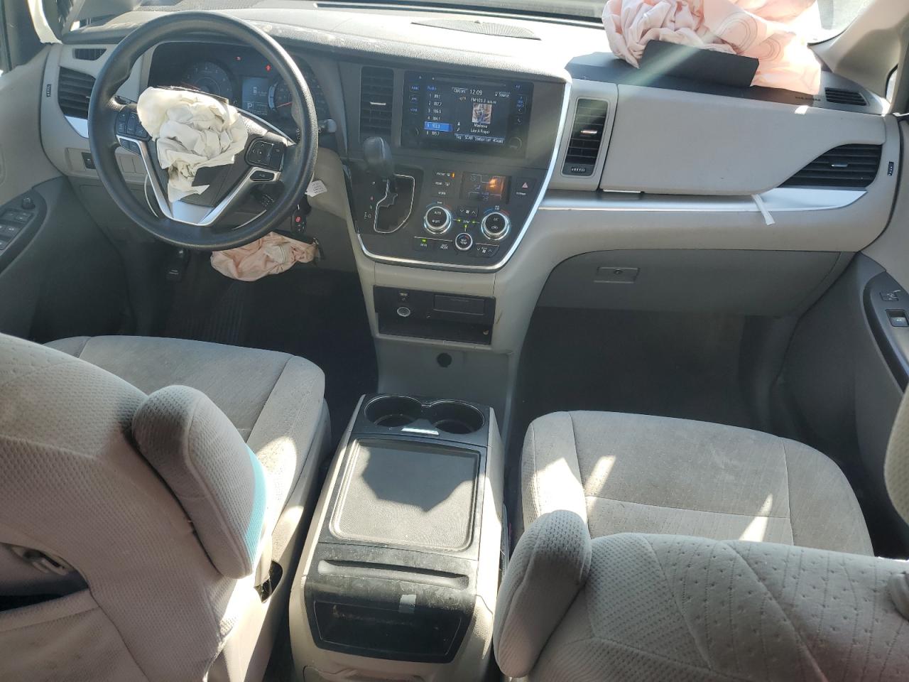 Lot #3285807653 2017 TOYOTA SIENNA LE