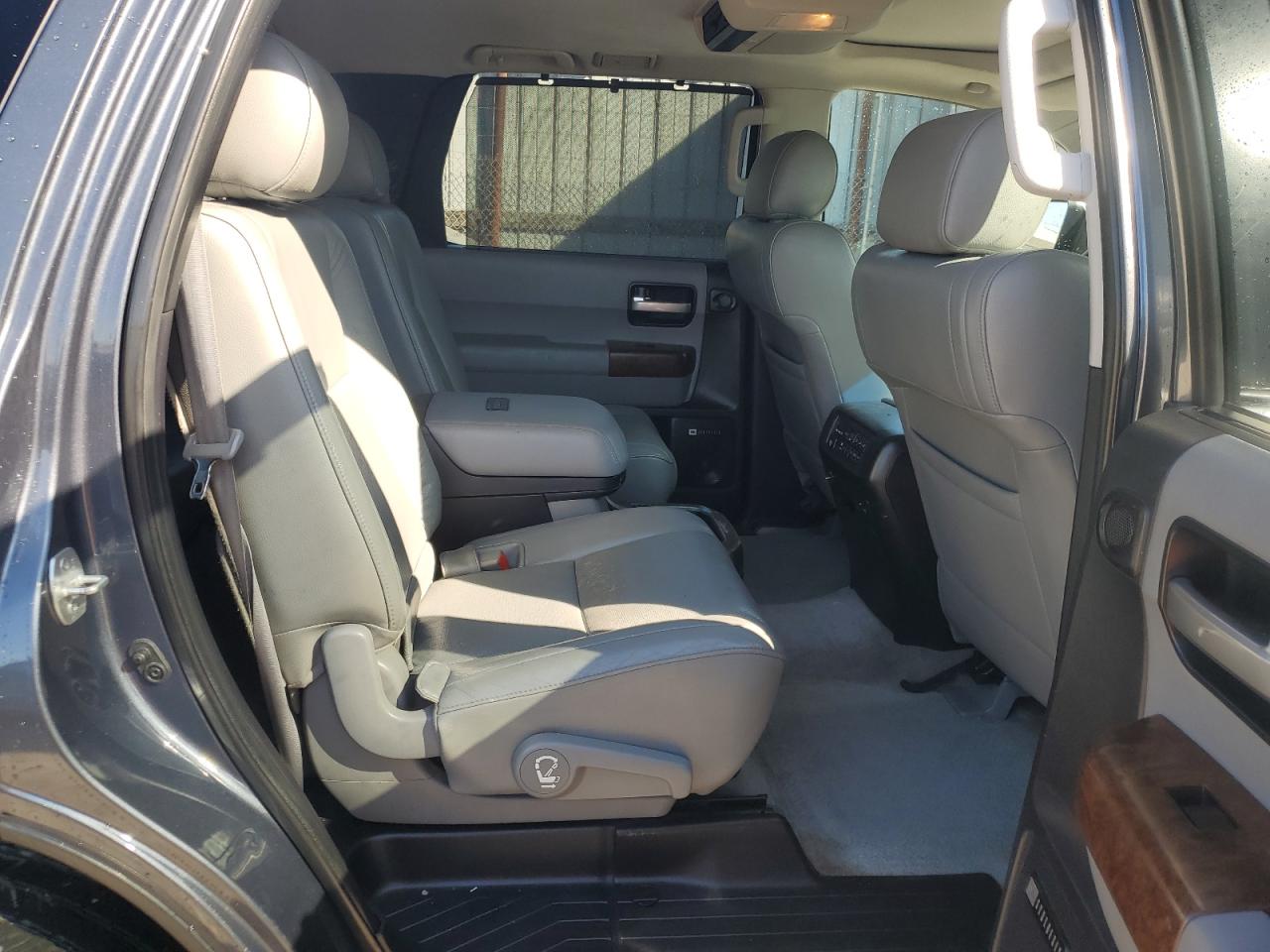 TOYOTA SEQUOIA PLATINUM