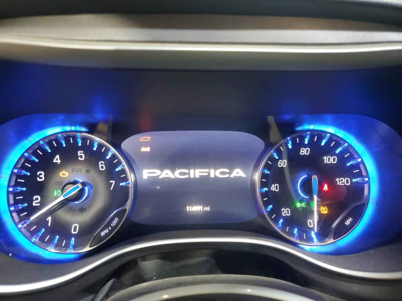 CHRYSLER PACIFICA TOURING L