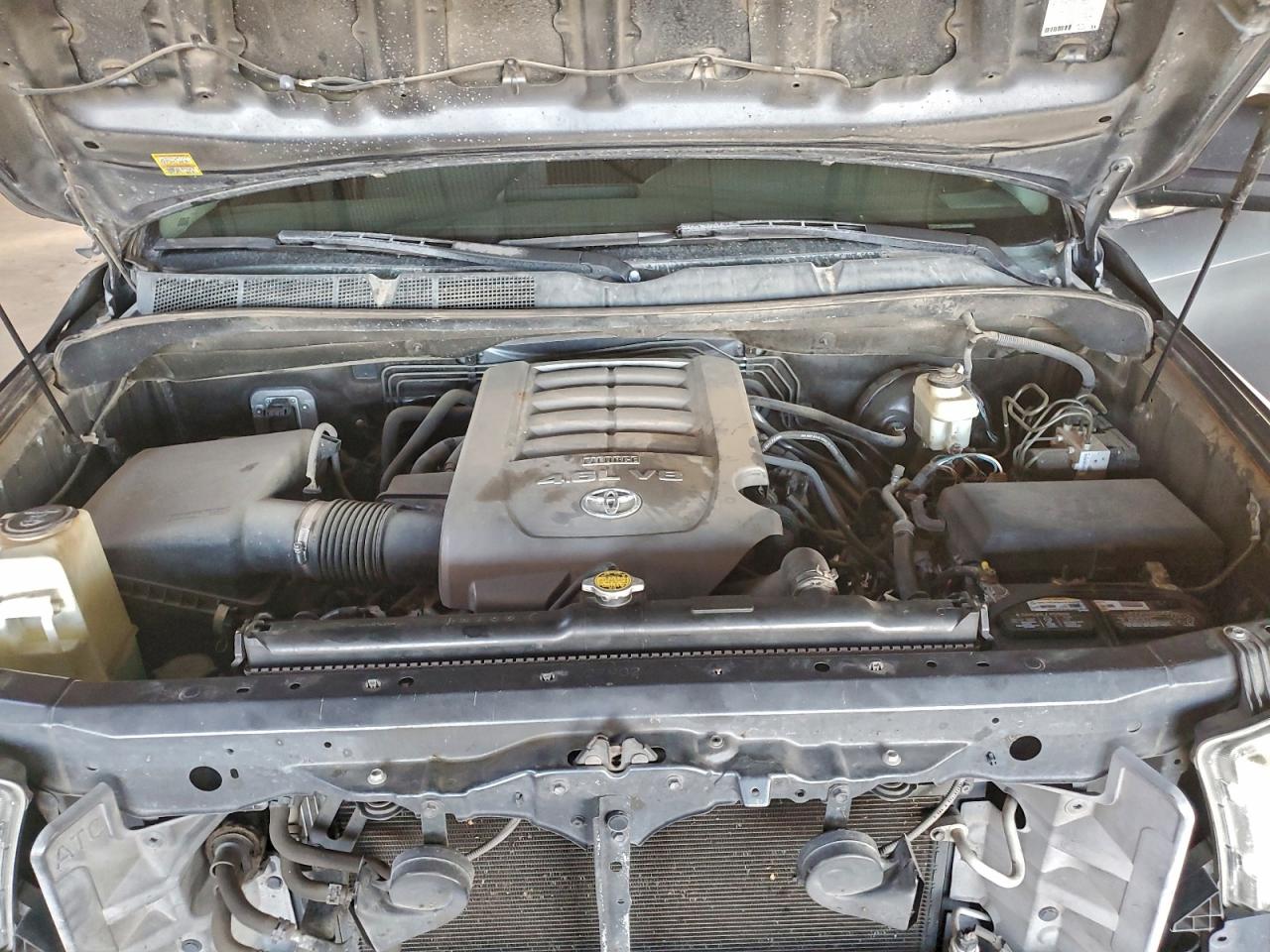 TOYOTA TUNDRA CREWMAX SR5