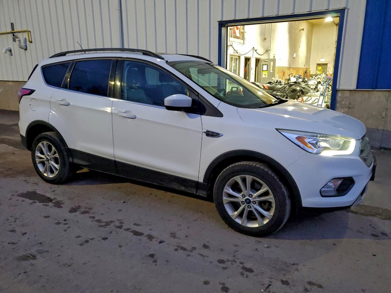 FORD ESCAPE SE