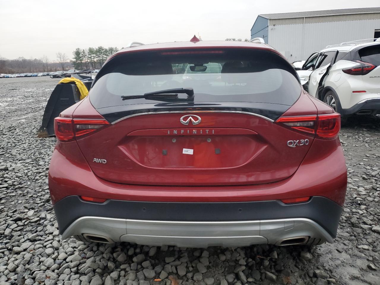 INFINITI QX30 BASE