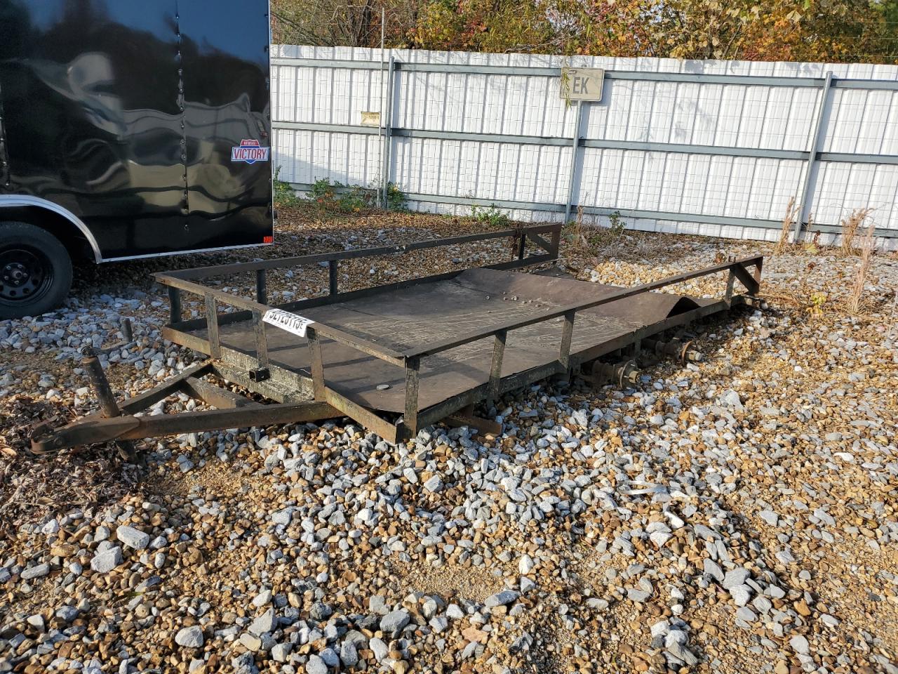 Lot #3305619716 2000 UTILITY TRAILER