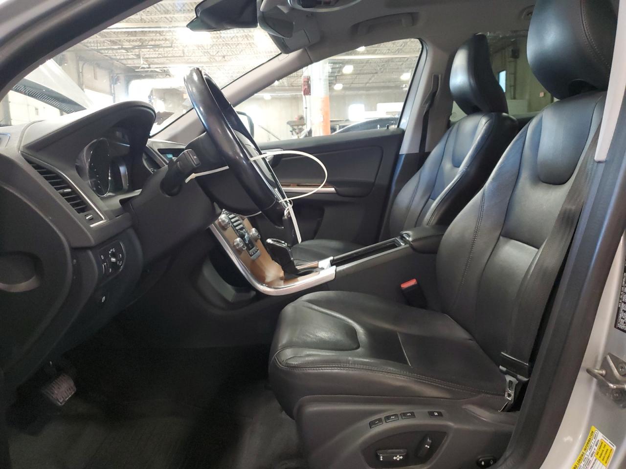 VOLVO XC60 T5 INSCRIPTION