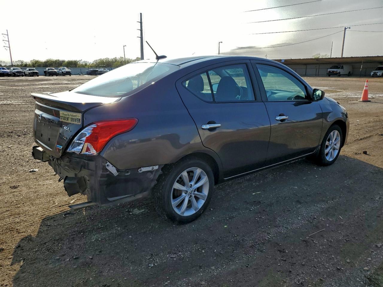NISSAN VERSA S