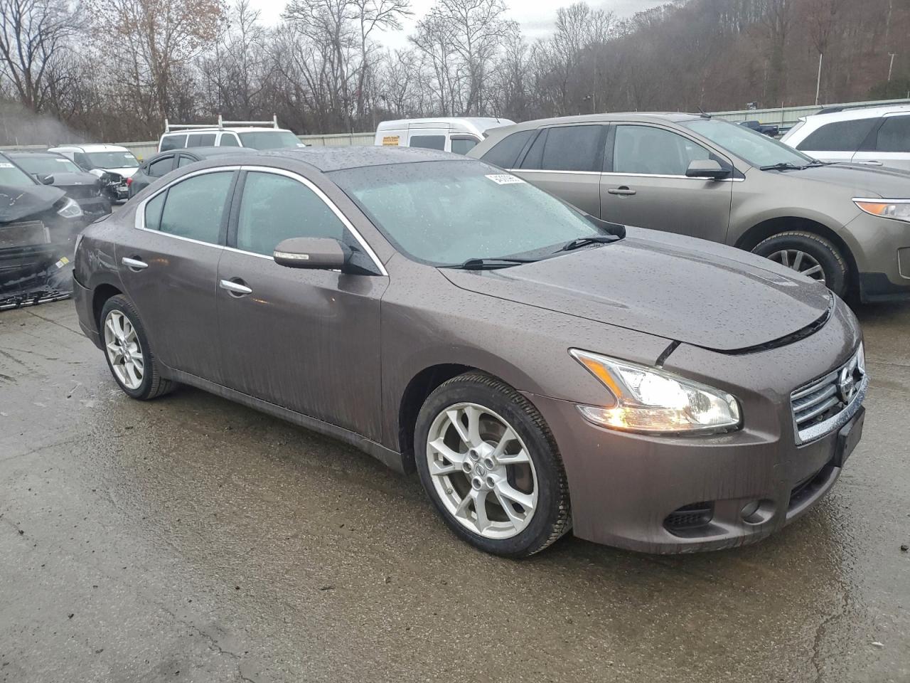 NISSAN MAXIMA S