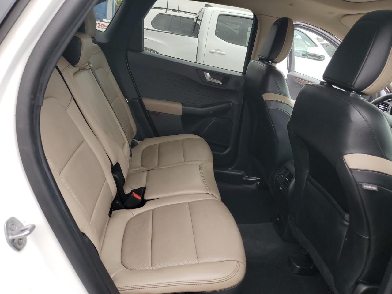 FORD ESCAPE TITANIUM