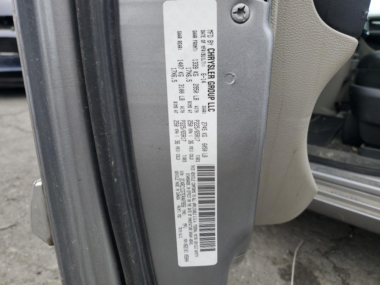 CHRYSLER TOWN & COUNTRY TOURING L