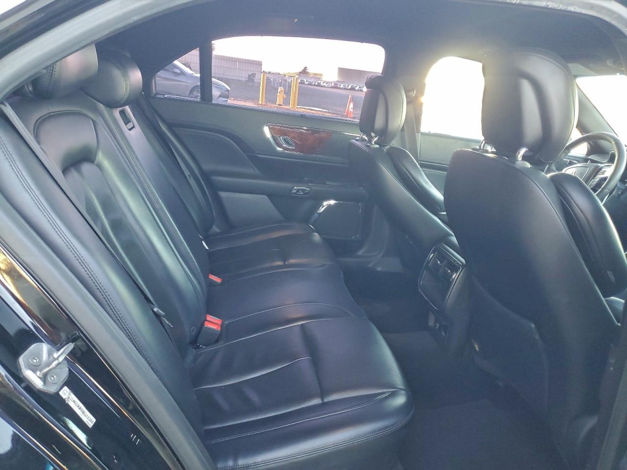 Lot #3302746045 2017 LINCOLN CONTINENTA