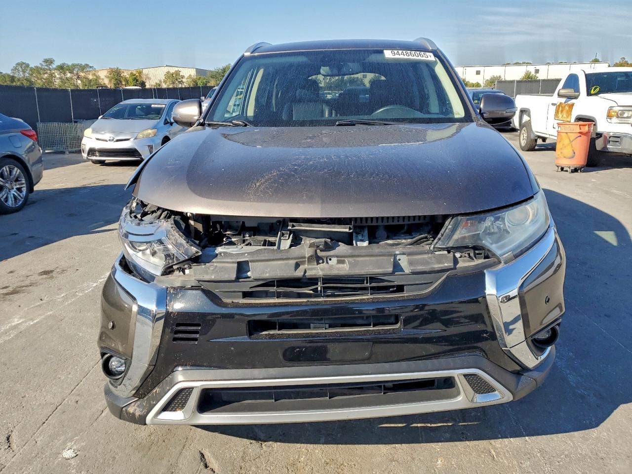 MITSUBISHI OUTLANDER SE