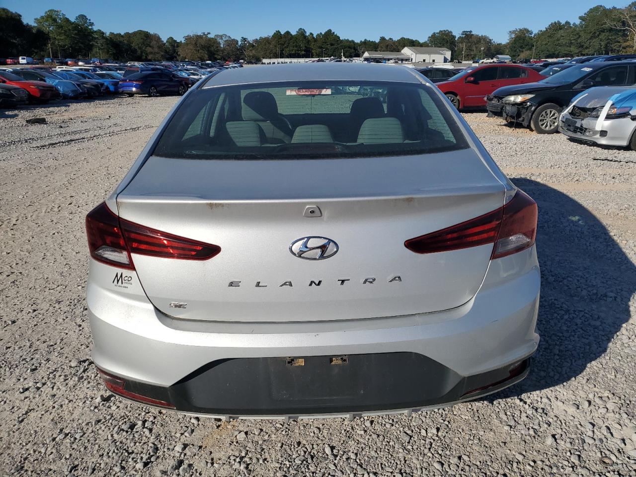 HYUNDAI ELANTRA SE