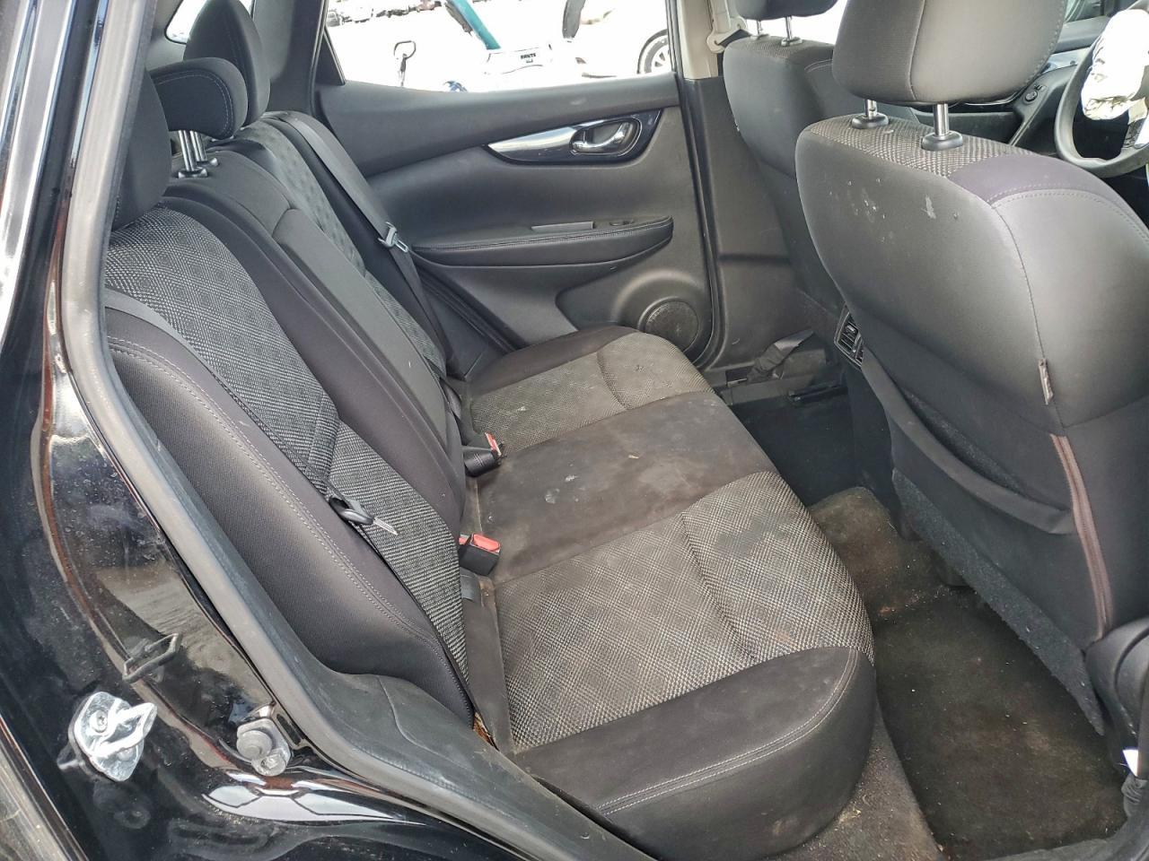 NISSAN ROGUE SPORT S