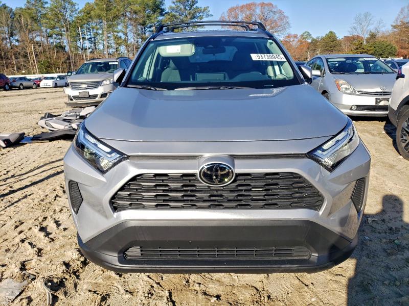 2025 TOYOTA RAV4 XLE #3297126510