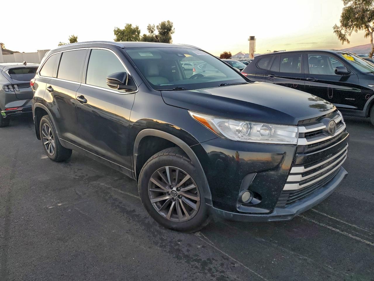 TOYOTA HIGHLANDER SE