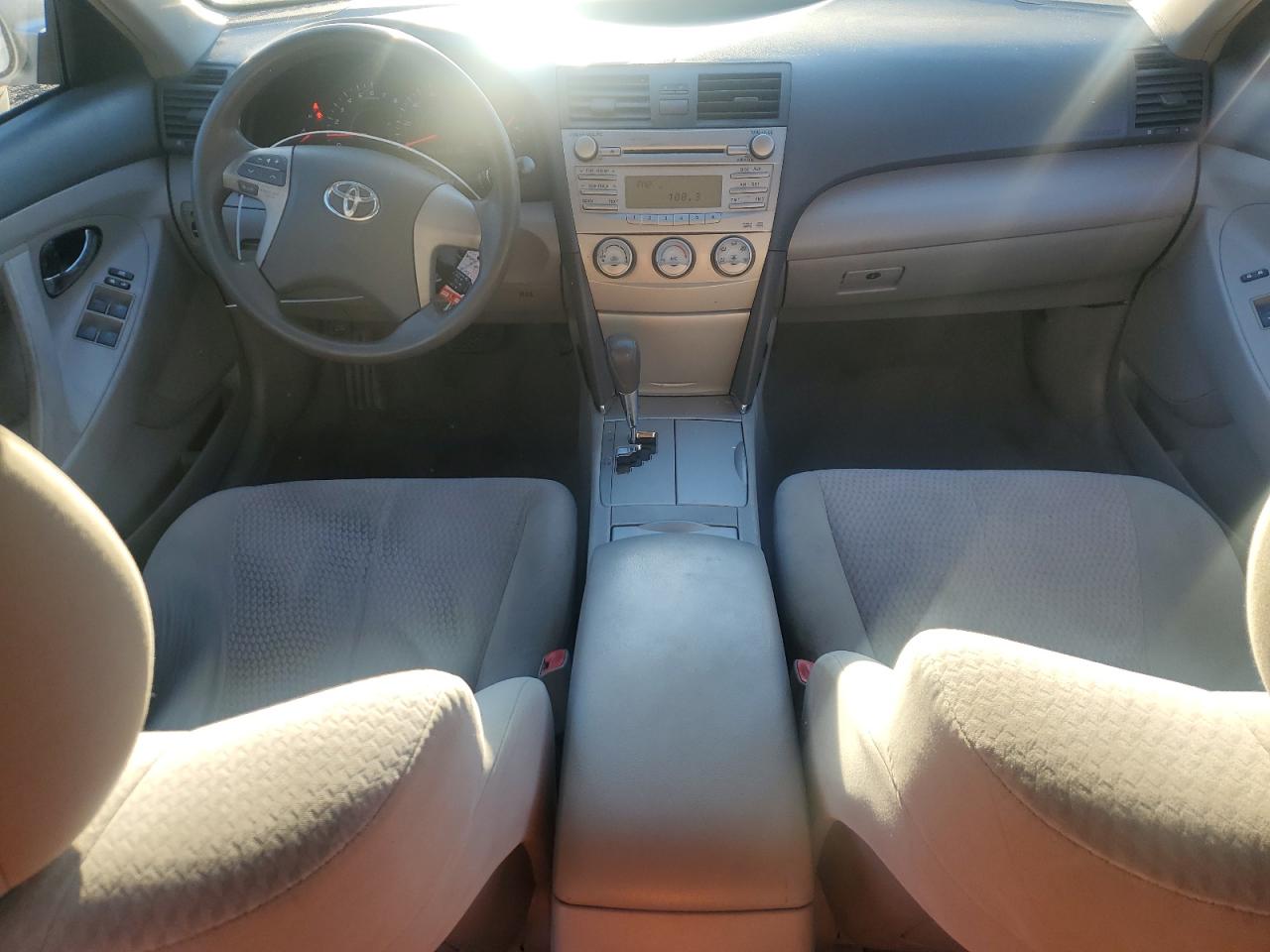 TOYOTA CAMRY BASE