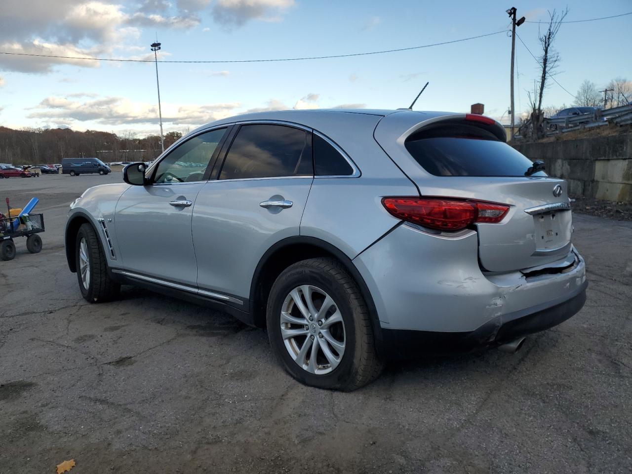 INFINITI QX70