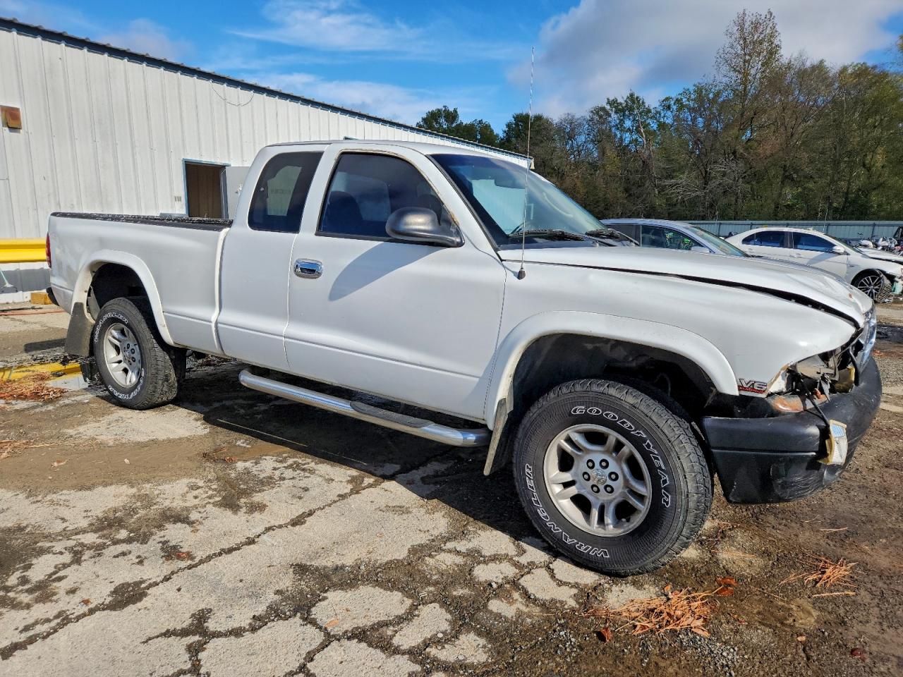 Lot #3297101513 2004 DODGE DAKOTA SXT