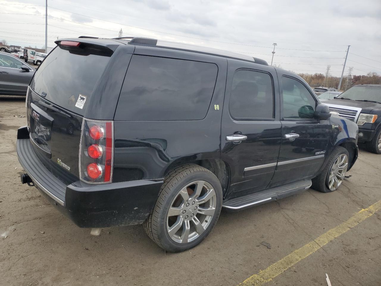 GMC YUKON DENALI HYBRID