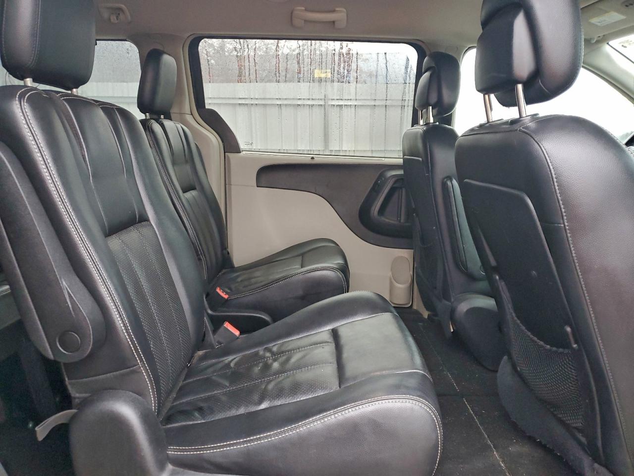 CHRYSLER TOWN & COUNTRY TOURING L