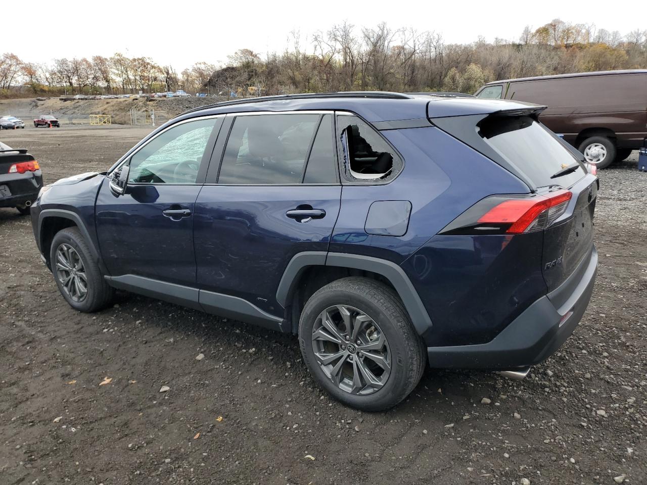 TOYOTA RAV4 XLE PREMIUM
