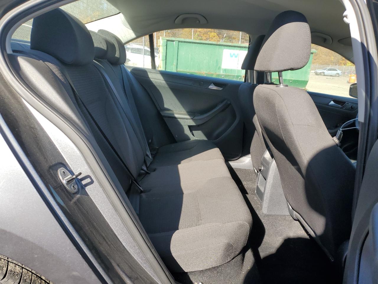 VOLKSWAGEN JETTA BASE