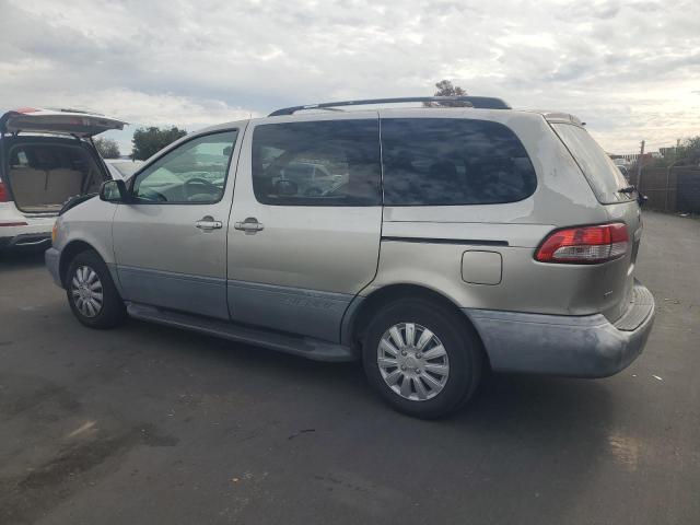 2002 TOYOTA SIENNA LE #3304023590