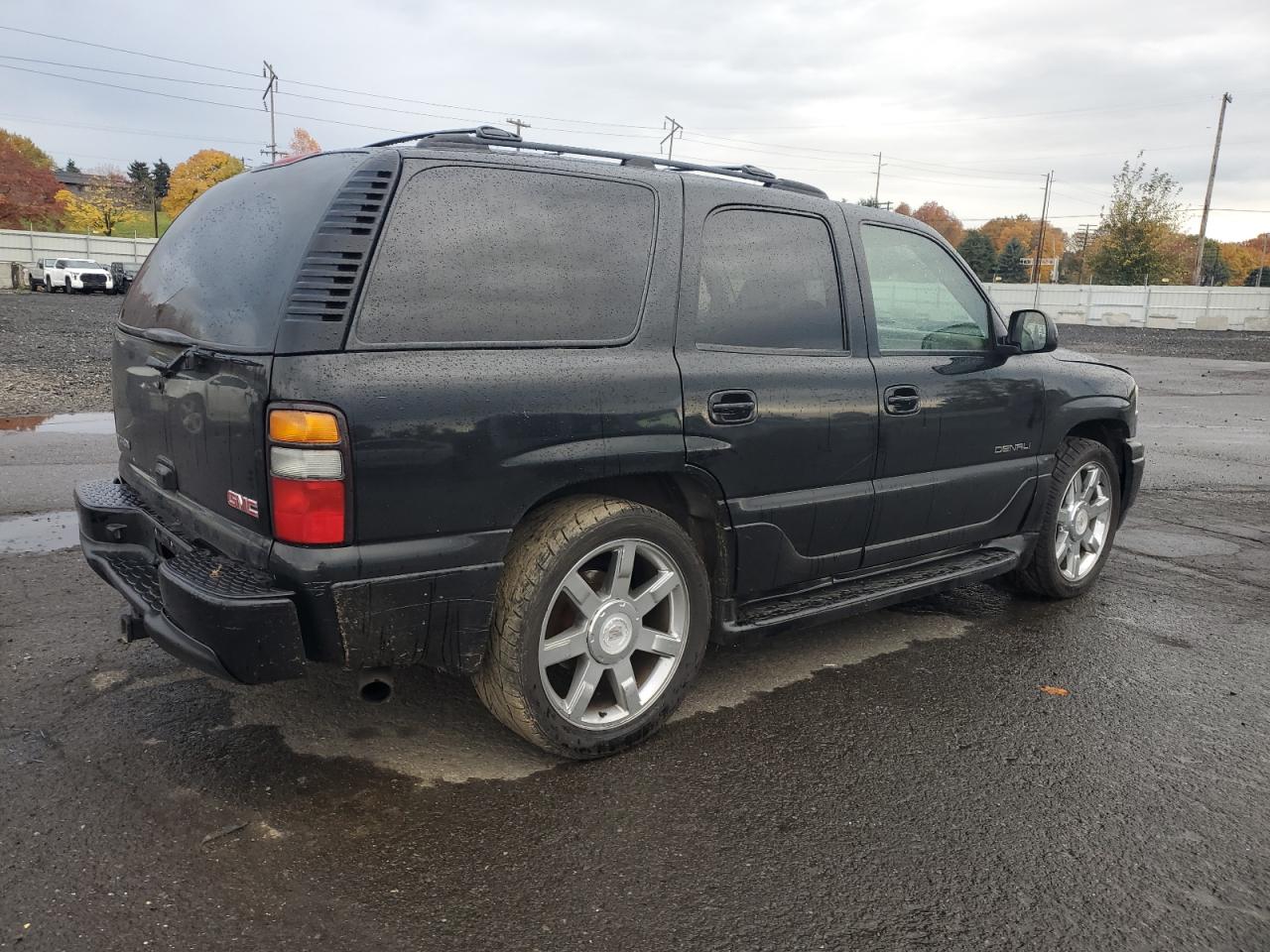 Lot #3290181208 2004 GMC YUKON DENA