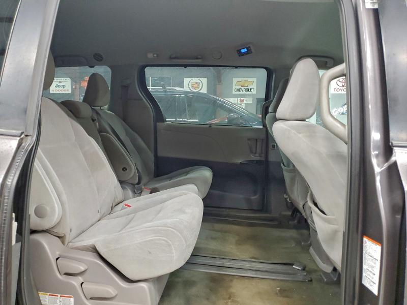 2015 TOYOTA SIENNA LE #3301574368