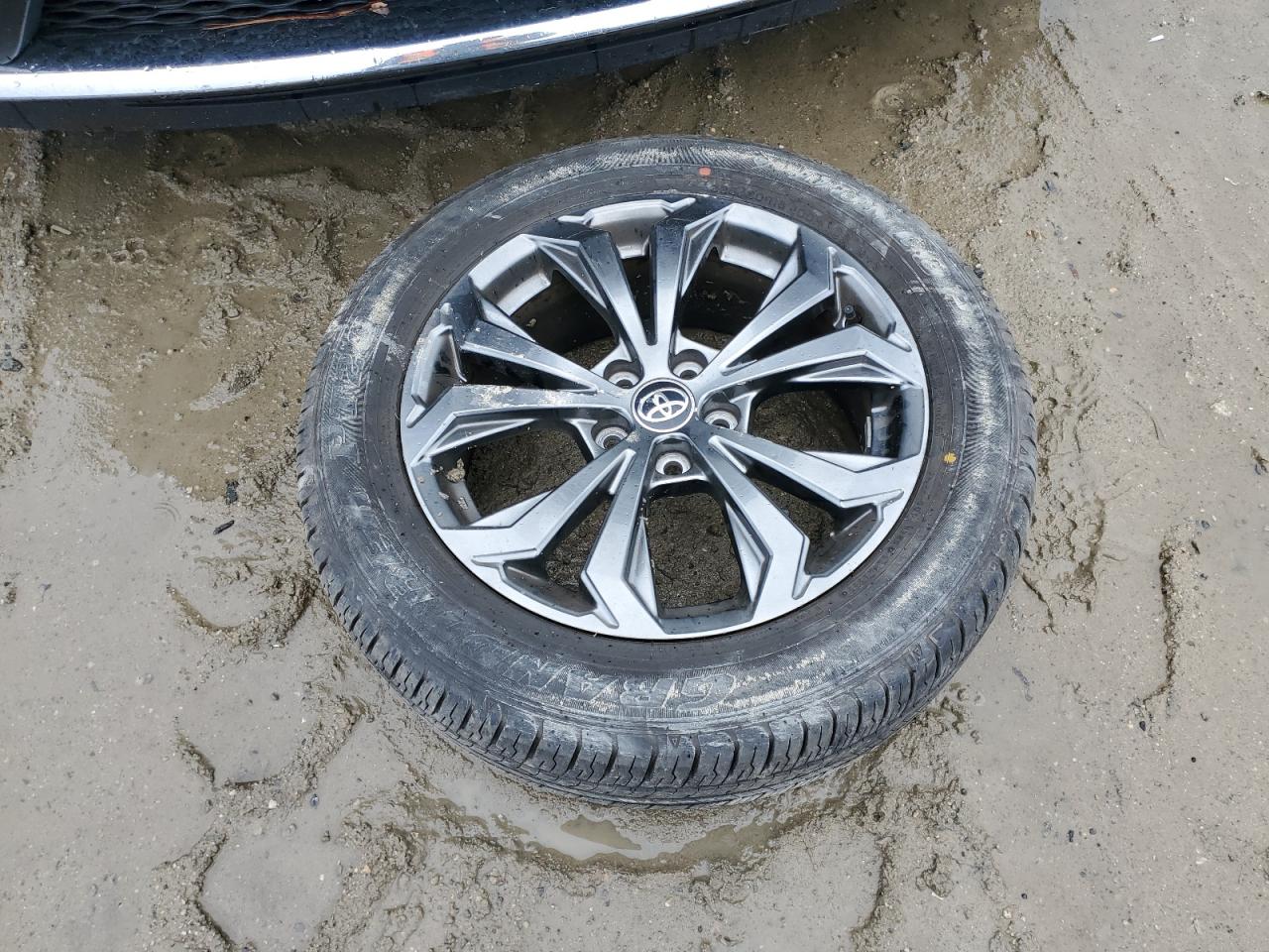 TOYOTA RAV4 XLE PREMIUM