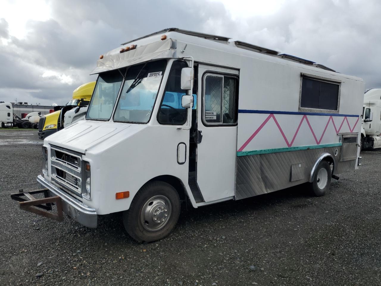 Lot #3293588433 1984 CHEVROLET P30