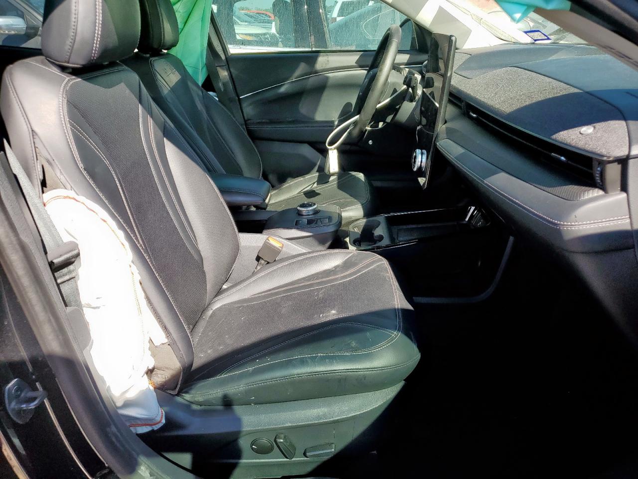 FORD MUSTANG PREMIUM